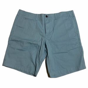 GAP MEN’S LIVE IN SHORTS SIZE 38